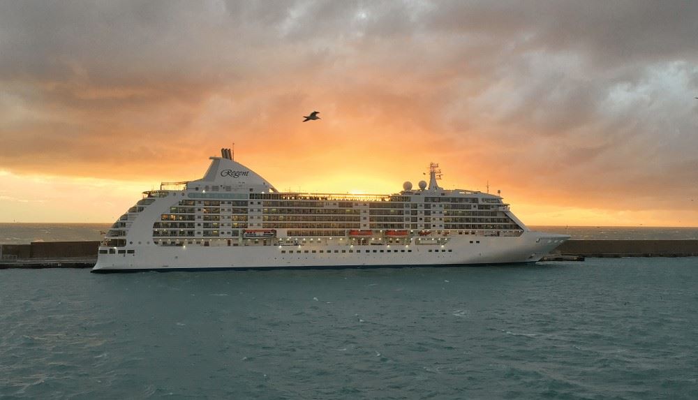Regent Seven Seas Cruises Adds Starlink to Two Ships