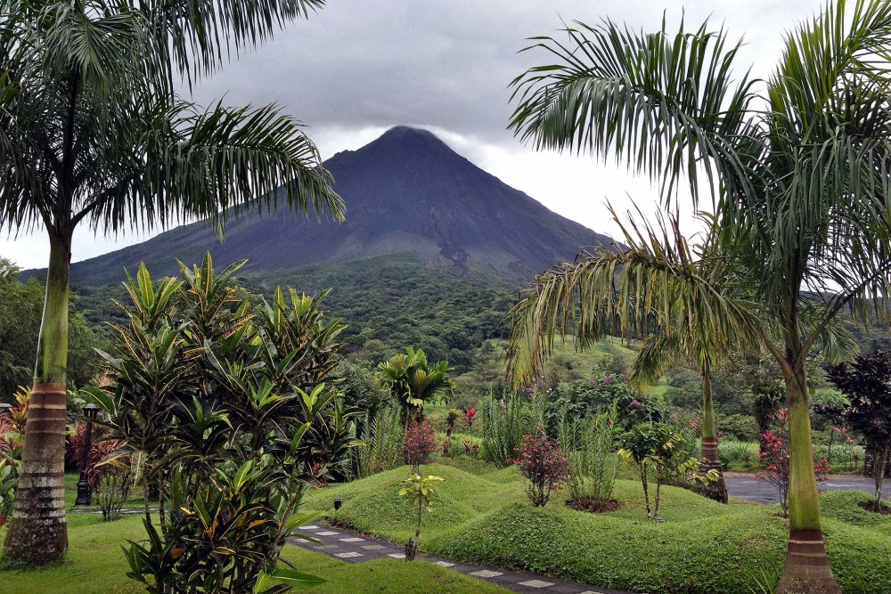 arenal volcano in costa rica